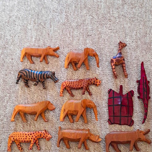 Set hand painted - 12, carved