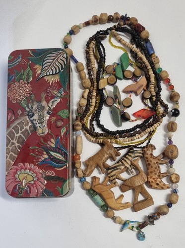 Giraffe tin with bundle - bundle, of