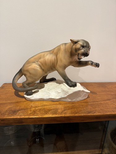 Large beswick puma on - puma,