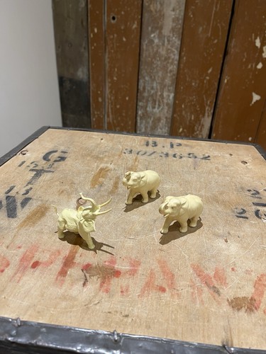 Elephant figurines 1960s - figurines, resin