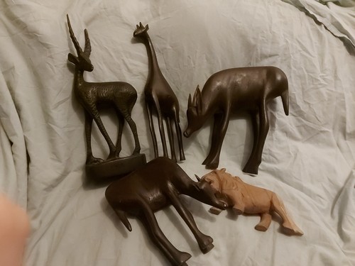 Small group carved wooden - small,